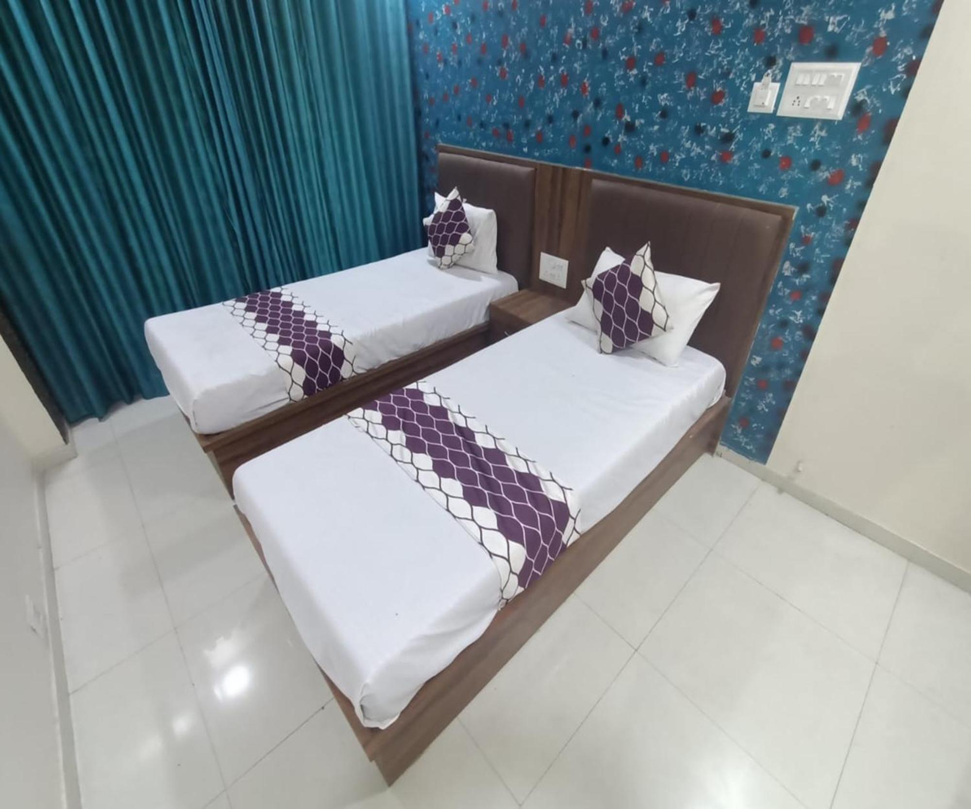 Hotel Om Sai Navi Mumbai Eksteriør bilde